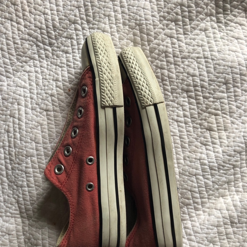 Low top converse chuck